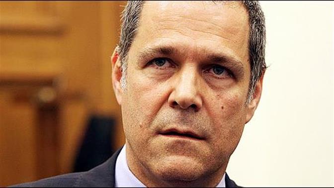 Θάνος Τζήμερος: Ακολουθεί πολιτική διαφήμιση(ς) 