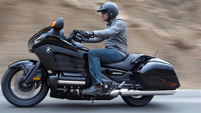 Gold Wing F6B: 40 χρόνια σε δύο ρόδες! 
