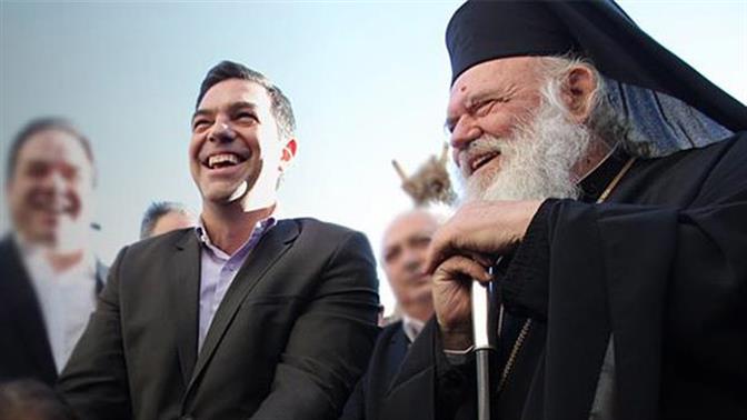 Η εξουσία τιμάει την Παναγία 