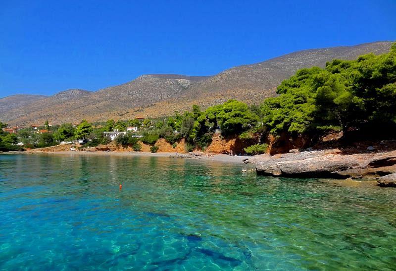 5+1 Τάσος Δούσης "Αυτές είναι ίσως κάποιες από τις ομορφότερες κρυφές παραλίες της Αττικής"
