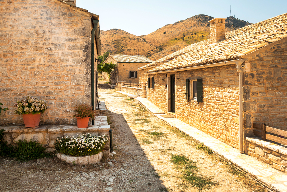 Τα πιο γραφικά χωριά των Επτανήσων...Βολτάρουμε σε πέτρινα καλντερίμια,κάτω από βενετσιάνικα αρχοντικά!!!(photos)