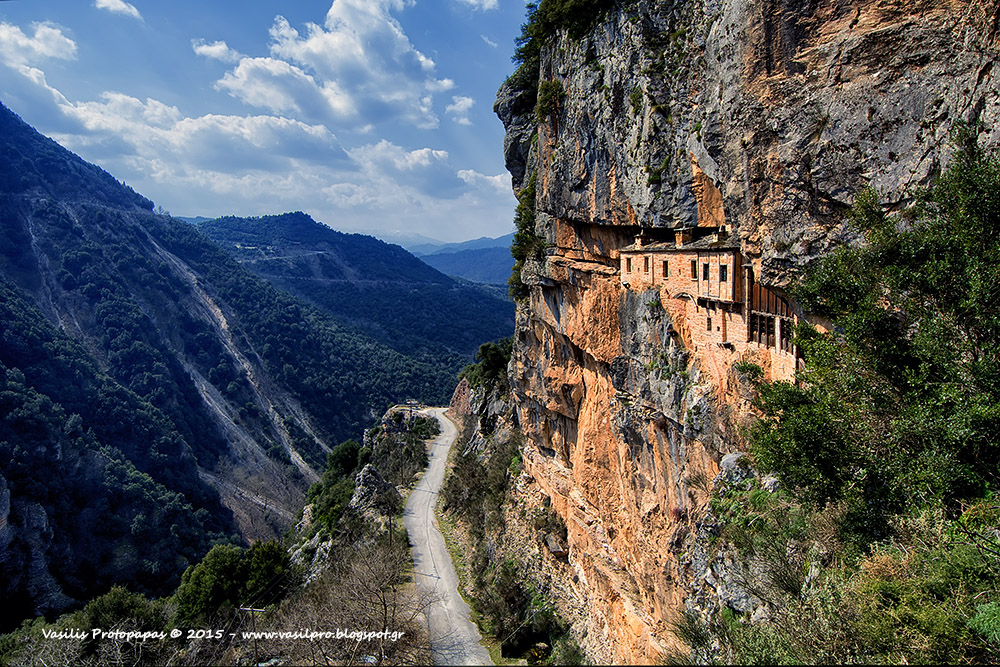 Τα 12 πιο όμορφα μοναστήρια και εκκλησίες της Ελλάδας!